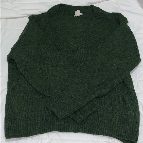 Woolen Sweater - Picture 1 of 4